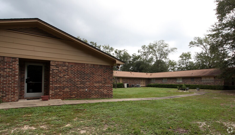 More Photos Of 117 Pace Pky, Cantonment Office For Sale