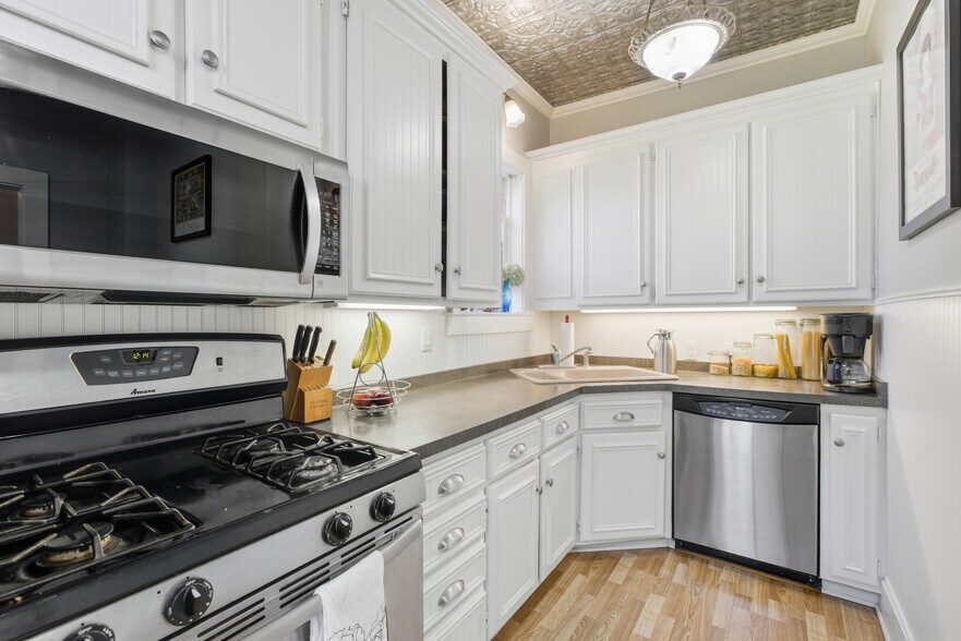 More Photos Of 1625 3rd Ave, Anoka Hospitality For Sale