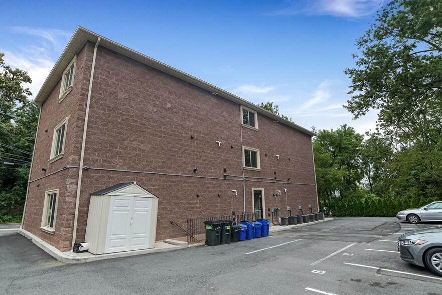 More Photos Of 849 Rockland Ave, Staten Island Apartments For Sale