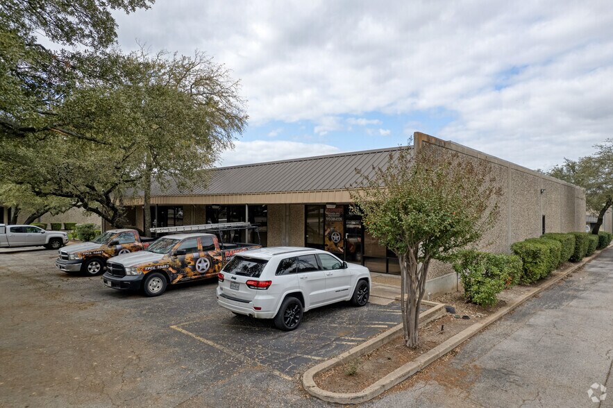 Primary Photo Of 7212 Mcneil Dr, Austin Unknown For Lease