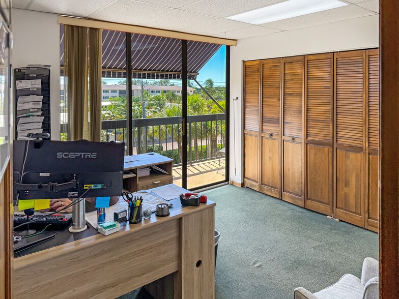 More Photos Of 2335 Tamiami Trl N, Naples Medical For Sale