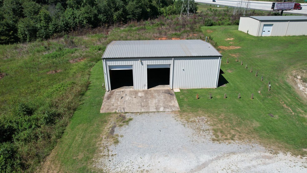 More Photos Of 466 Hampshire Dr, Gaffney Warehouse For Lease