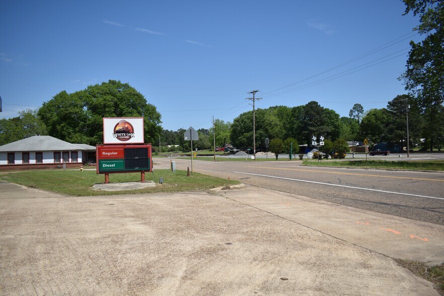 More Photos Of 116 S Arkansas Ave, Bloomburg Convenience Store For Sale