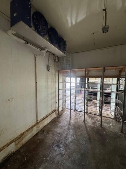 More Photos Of 6014 Kimberly Blvd, North Lauderdale Convenience Store For Sale