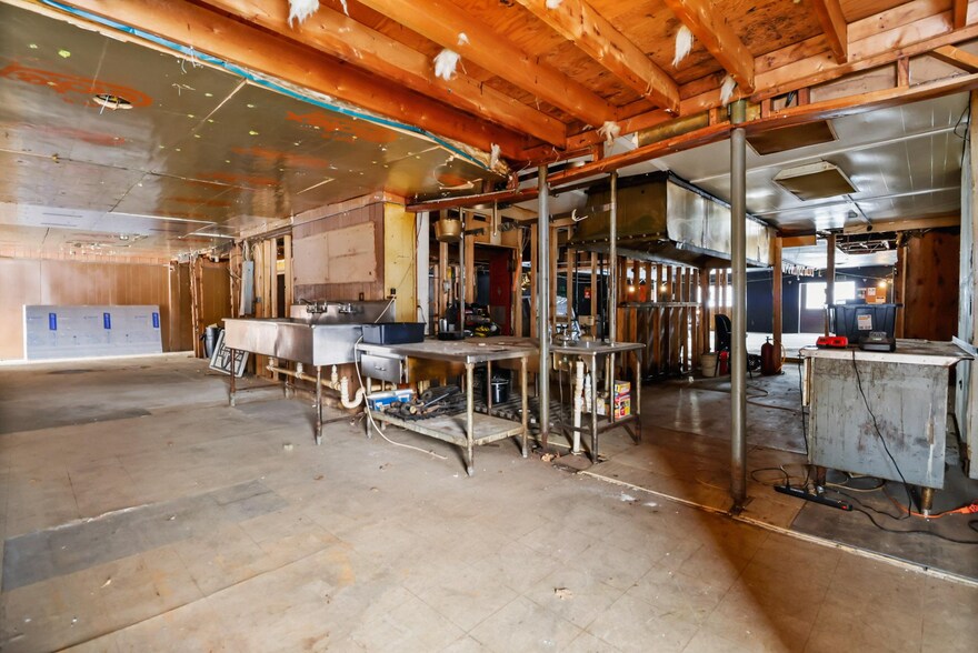 More Photos Of 4 W US Hwy 6, Valparaiso Restaurant For Sale