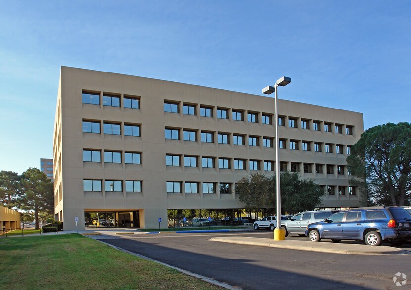 More Photos Of 110 W Louisiana St, Midland Office For Lease