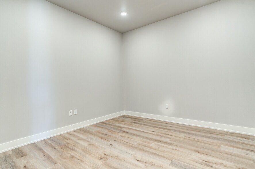 More Photos Of 3222 140th st, Lubbock Office For Sale