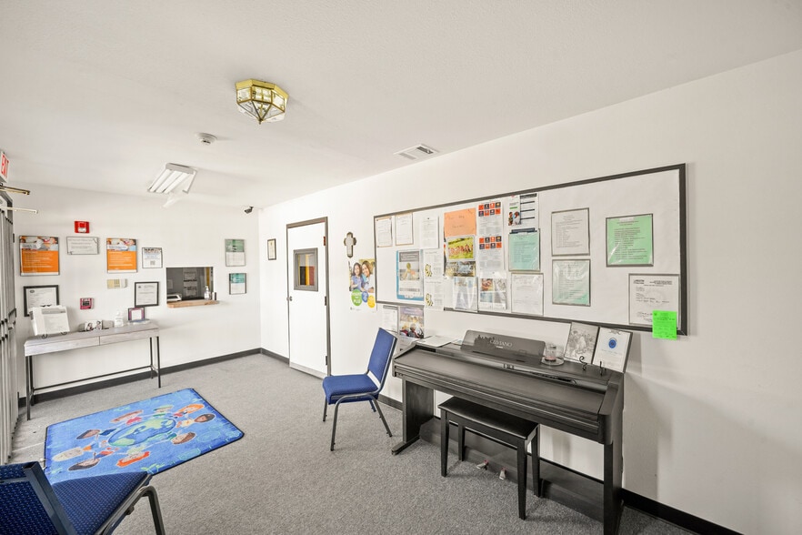 More Photos Of 3711 W Orem Dr, Houston Religious Facility For Sale