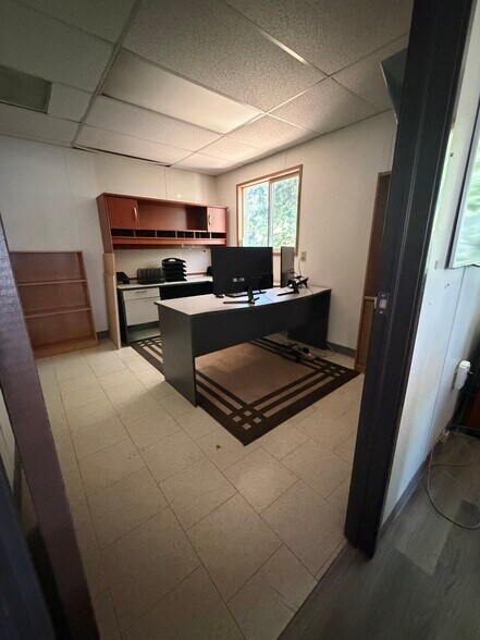More Photos Of 3304 Old Hartford Rd, Lake Stevens Flex For Lease