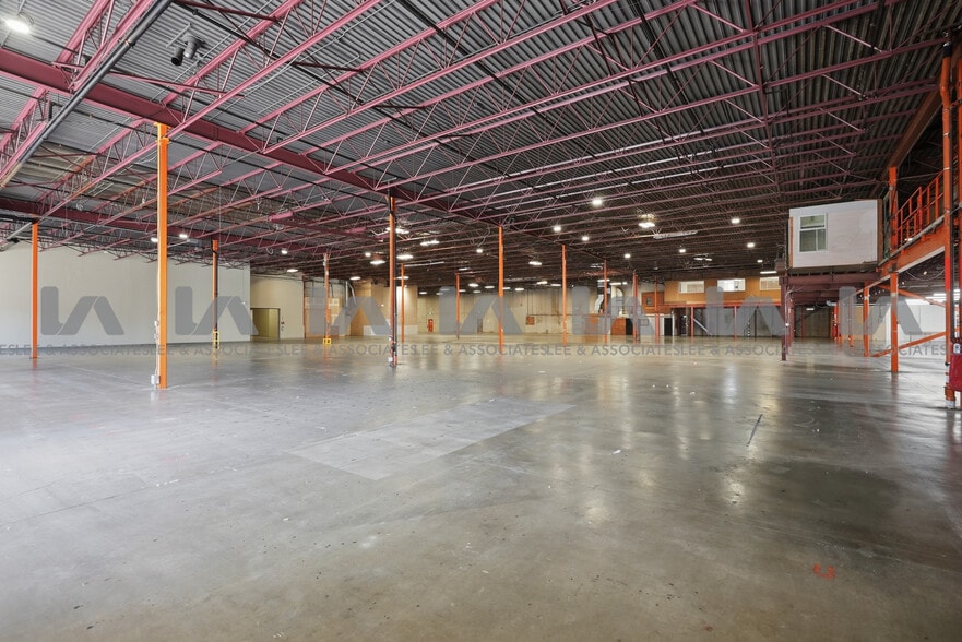 More Photos Of 18788 96th Ave, Surrey Warehouse For Lease