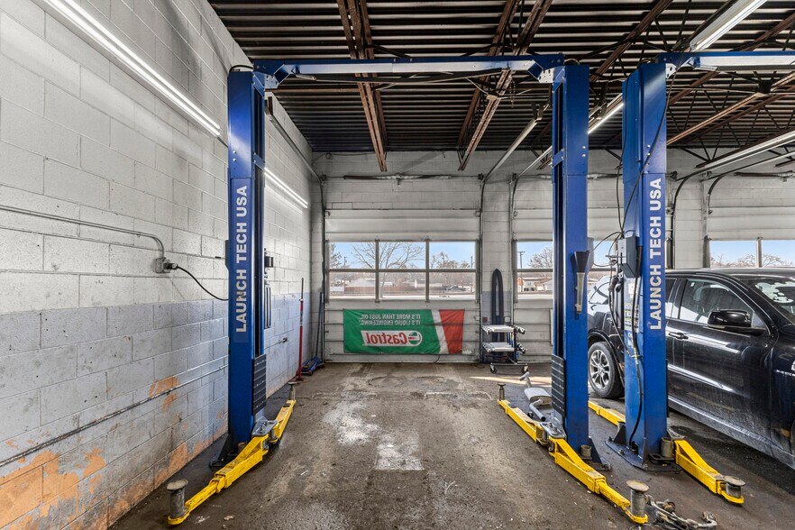 More Photos Of 2401 Fort St, Trenton Warehouse For Sale