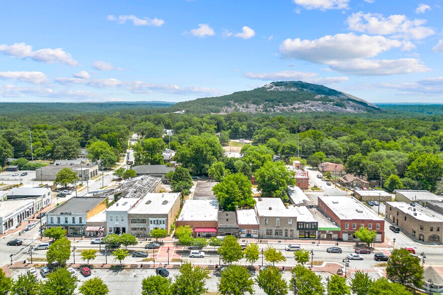 More Photos Of 929 Main St, Stone Mountain Restaurant For Lease