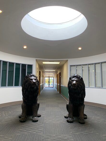 More Photos Of 8780 Purdue Rd, Indianapolis Medical For Lease