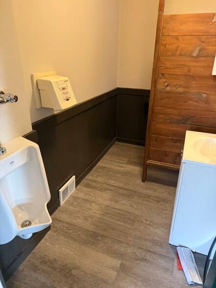 More Photos Of 1640 W US-2, Crystal Falls Restaurant For Sale