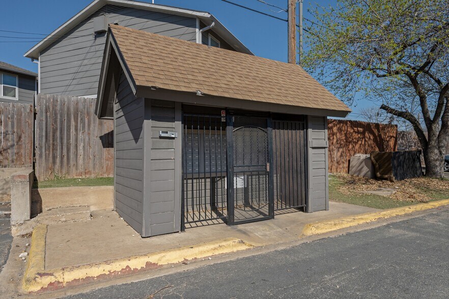 More Photos Of 1007 E Rundberg Ln, Austin Apartments For Sale