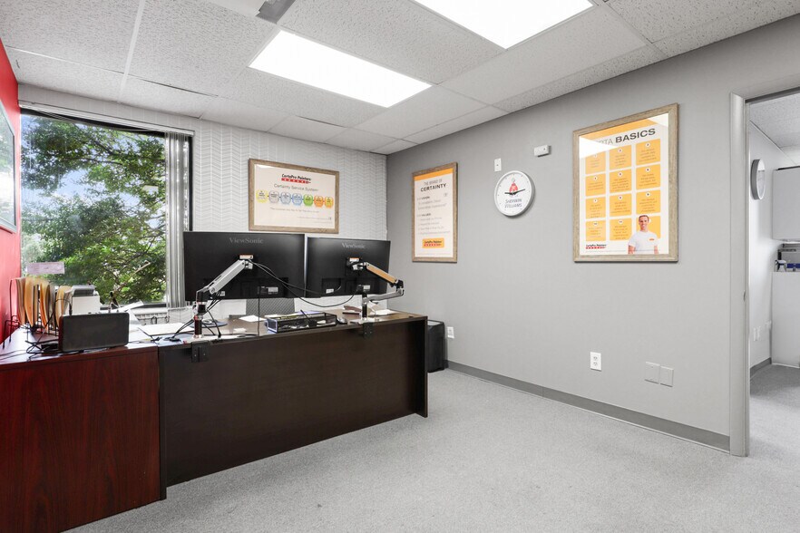 More Photos Of 111 Carpenter Dr, Sterling Office For Lease