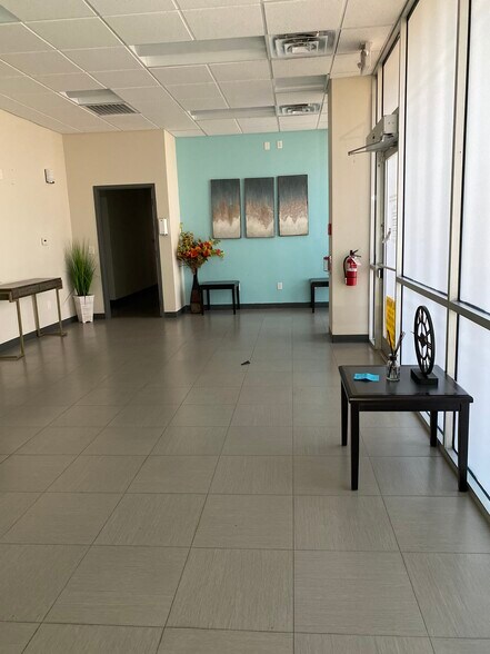 More Photos Of 4300-4302 Fairmont Pky, Pasadena Unknown For Lease