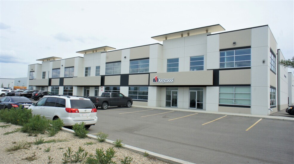 More Photos Of 118 Provincial Ave, Sherwood Park Flex For Sale