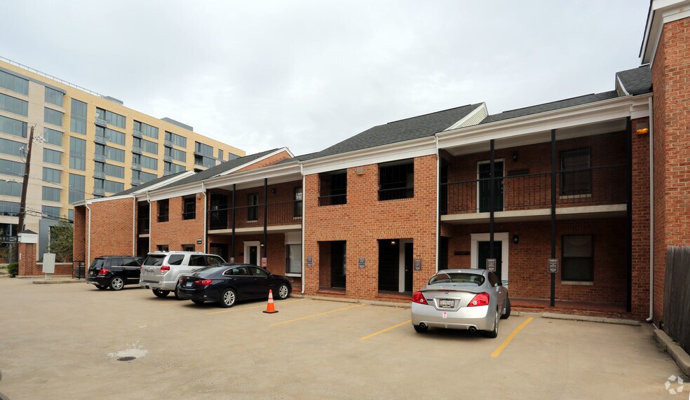 More Photos Of 8311 Wisconsin Ave, Bethesda Medical For Lease