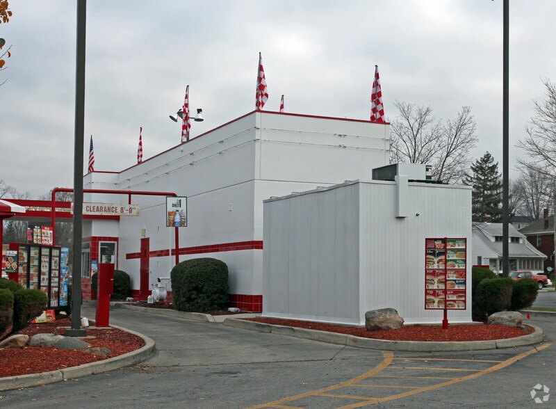 More Photos Of 609 E State St, Fremont Fast Food For Lease