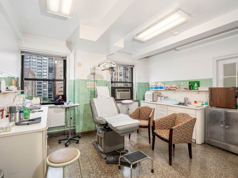 More Photos Of 115 E 61st St, New York Medical For Sale