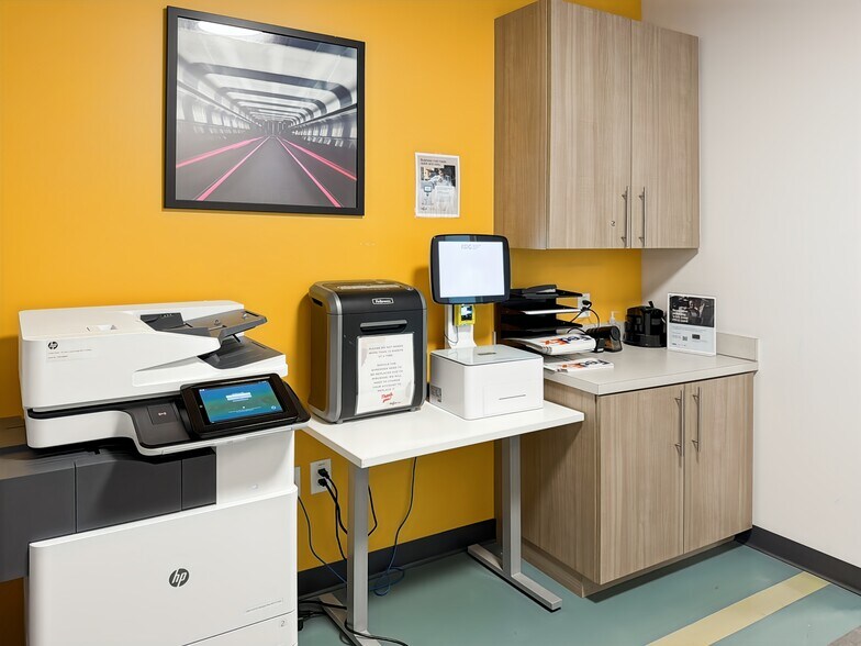 More Photos Of 9100 Conroy Windermere Rd, Windermere Coworking Space
