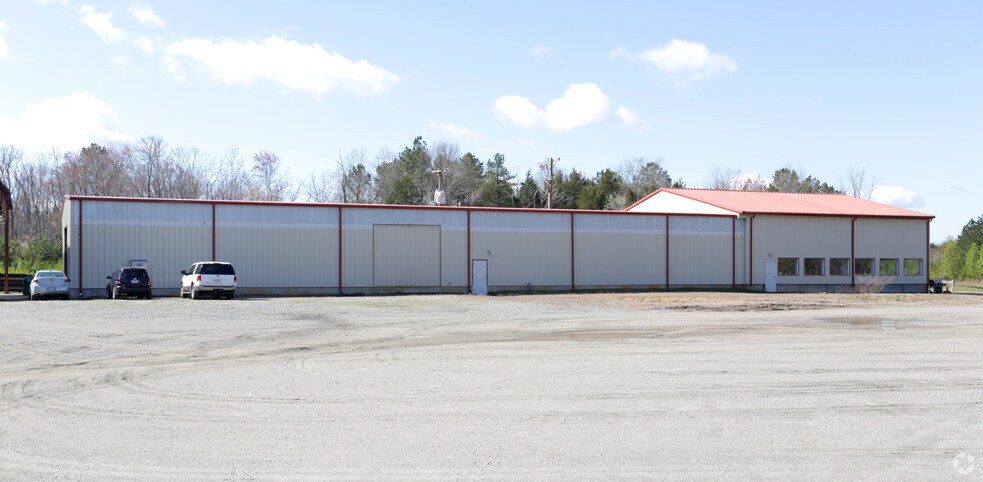 More Photos Of 16517 Bull Church Rd, Woodford Warehouse For Lease