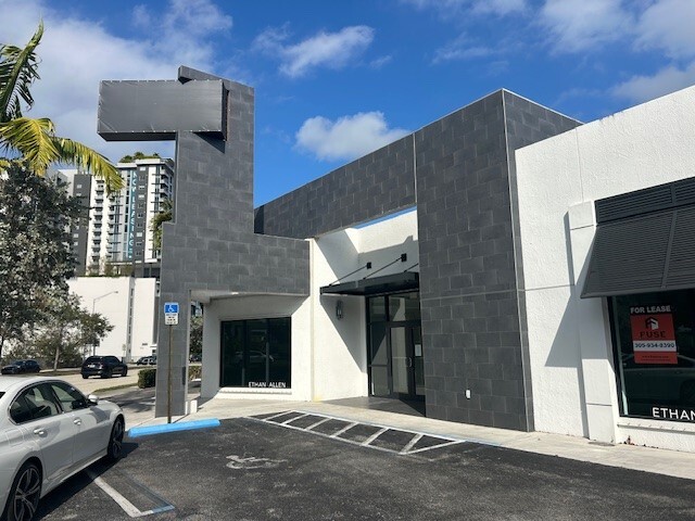 Primary Photo Of 9775 S Dixie Hwy, Miami Freestanding For Lease
