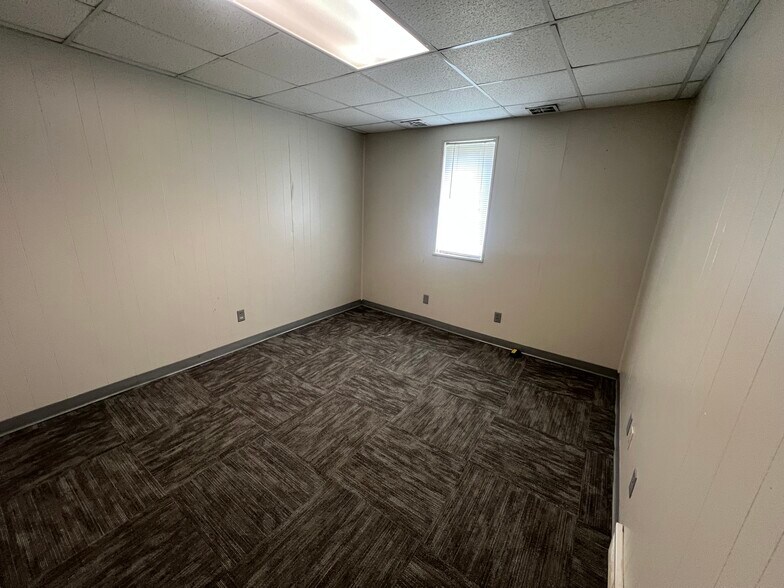 Primary Photo Of 5423-5445 Schultz Dr, Sylvania Light Manufacturing For Lease