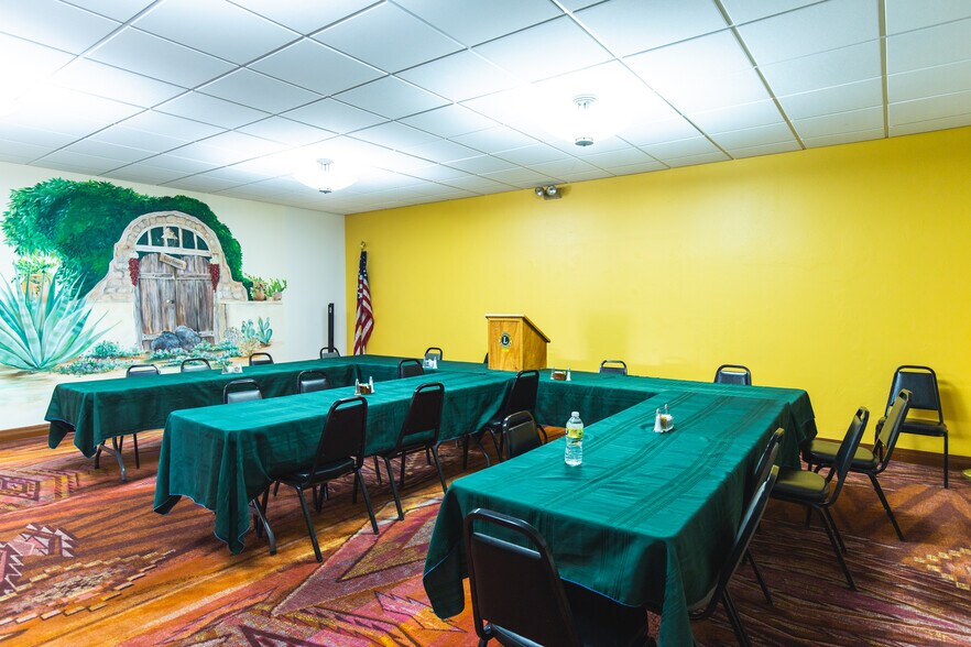 More Photos Of 1765 S Main St, Las Cruces Hotel For Sale