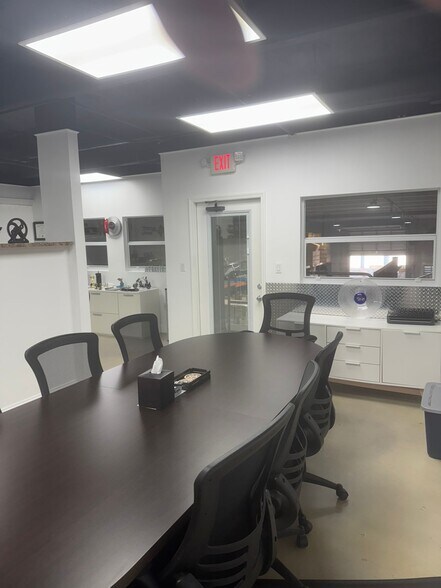 More Photos Of 11379-11399 NW 122nd St, Medley Warehouse For Sale