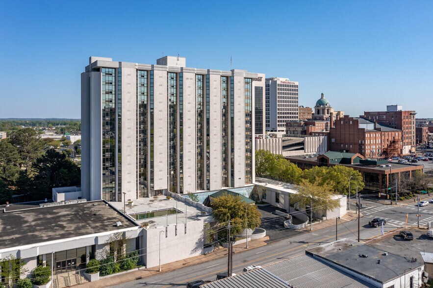 More Photos Of 108 1st St, Macon-Bibb Hotel For Sale