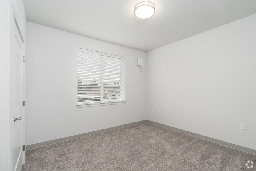 More Photos Of 15922 E Valleyway Ave, Spokane Valley Apartments For Sale