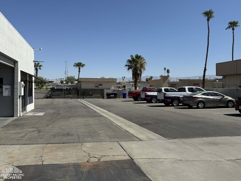 More Photos Of 74883 Velie Way, Palm Desert Service For Lease