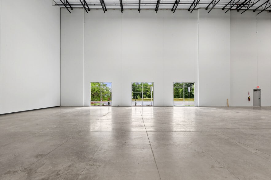 More Photos Of 3945 Gilbert Rd, Atlanta Distribution For Lease