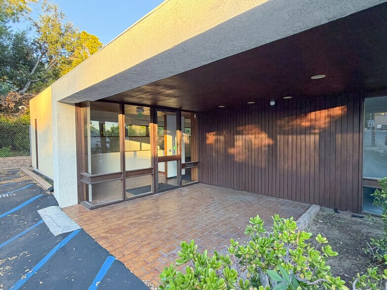 More Photos Of 1 Valley Sun Ln, La Cañada Flintridge Medical For Lease