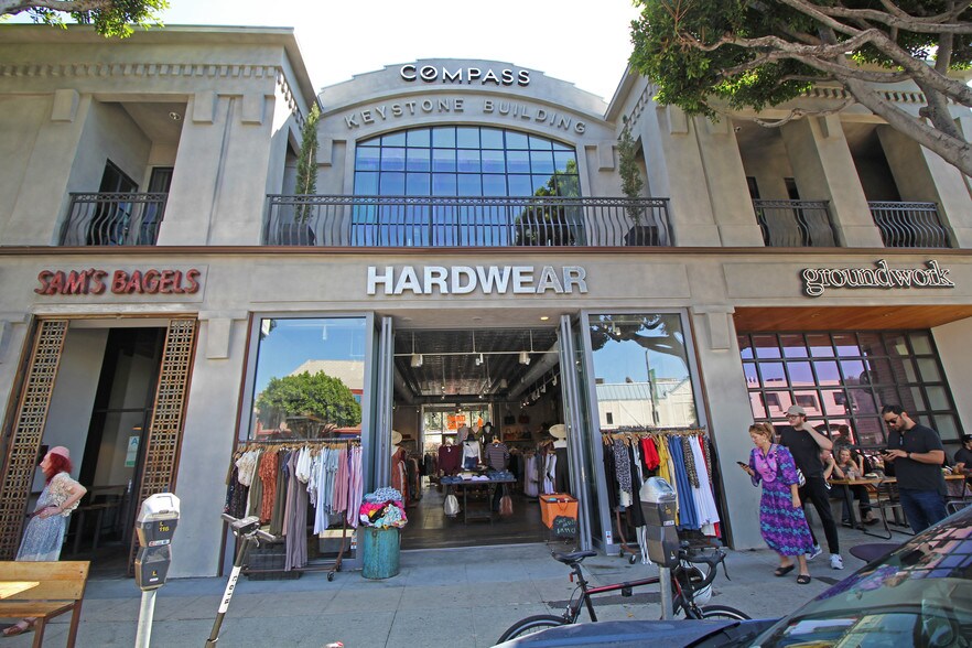 More Photos Of 156 N Larchmont Blvd, Los Angeles Office For Lease