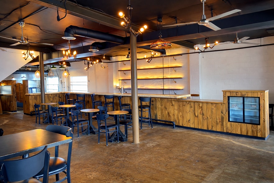 More Photos Of 3648 S Park Ave, Buffalo Restaurant For Lease