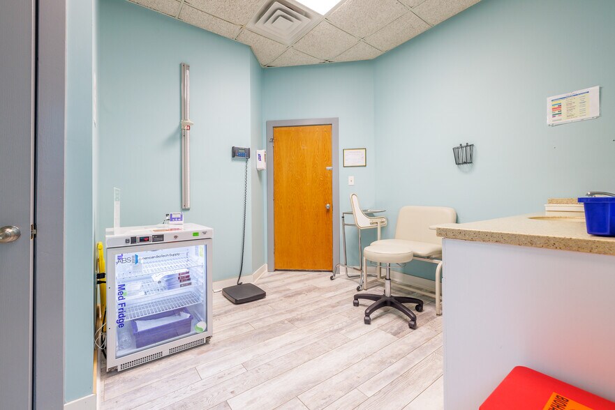 More Photos Of 815 E 68th St, Savannah Medical For Lease