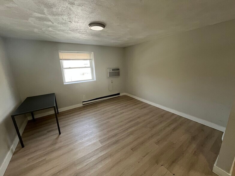 More Photos Of 7-20 Hy-Sil Ave, Chelsea Apartments For Sale