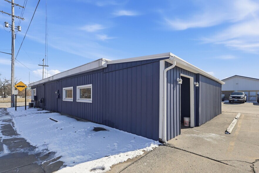 More Photos Of 228 N Jefferson St, Hastings Restaurant For Sale