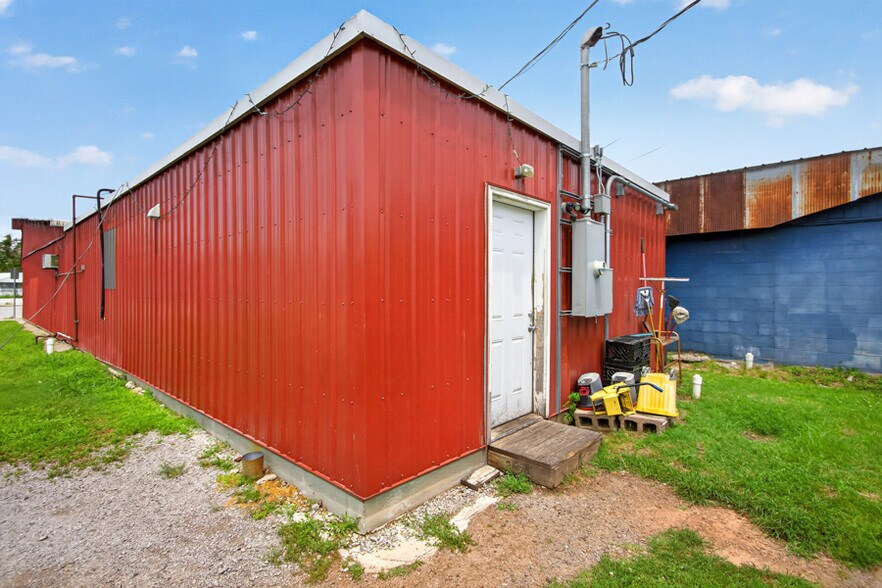 More Photos Of 206 Hwy 20, Salina Restaurant For Sale