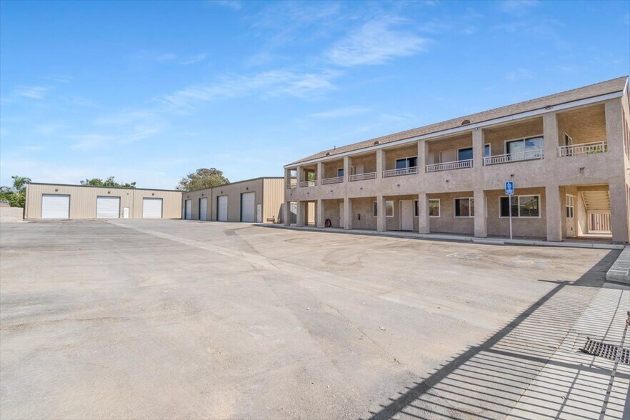 More Photos Of 11185 Roswell Ave, Pomona Warehouse For Lease