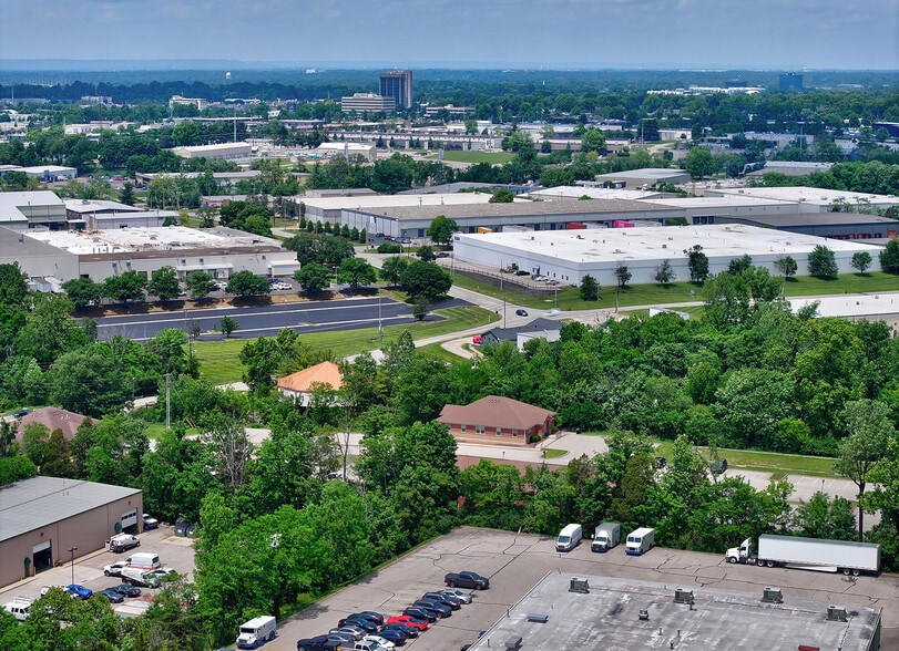 More Photos Of 10609-10611 Watterson Center Ct, Louisville Office For Sale