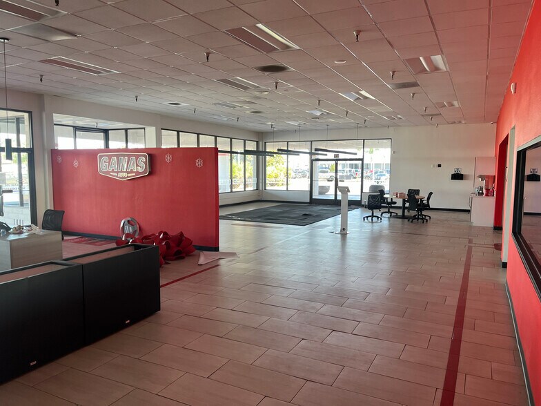 More Photos Of 3190 Auto Center Cir, Stockton Auto Dealership For Lease
