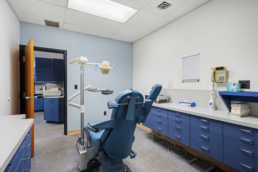 More Photos Of 400 Nationwide Dr, Harrisburg Medical For Sale