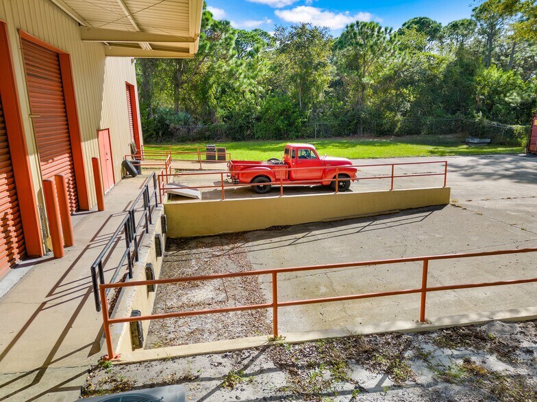 More Photos Of 2725 Center Pl, Melbourne Research And Development For Sale