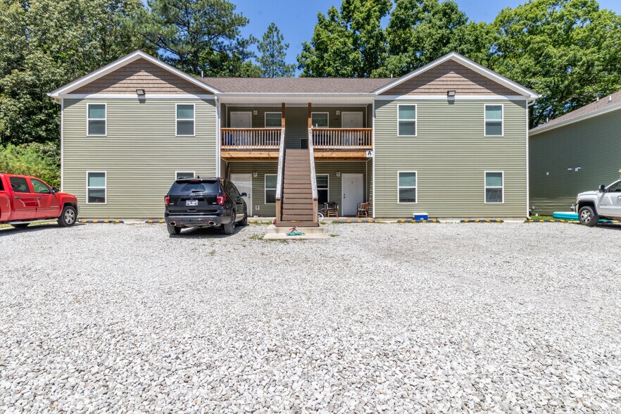More Photos Of 21 Lost Ln, McEwen Apartments For Sale