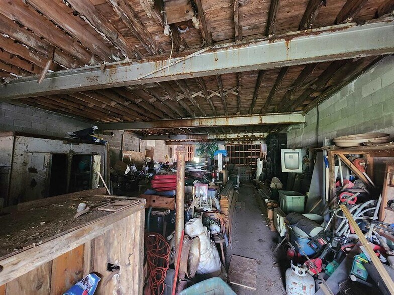 More Photos Of 207 Exchange st, Blue River Warehouse For Sale