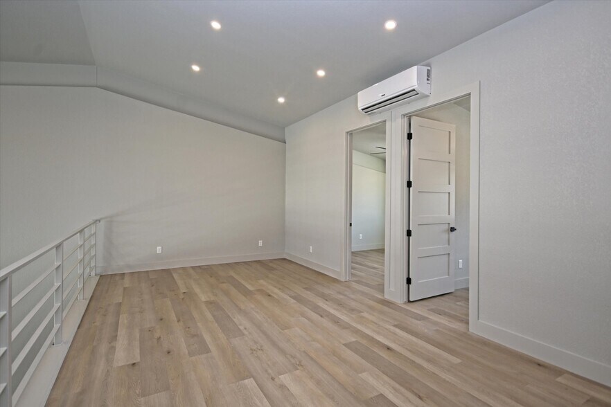 More Photos Of 451 Farrell Rd, Dripping Springs Light Distribution For Sale